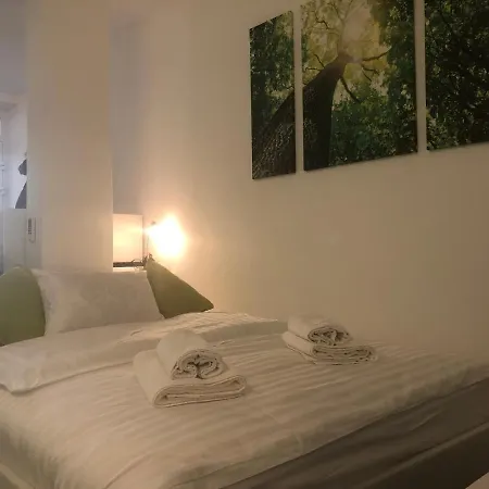 Luxury Central Studio Under The Castle